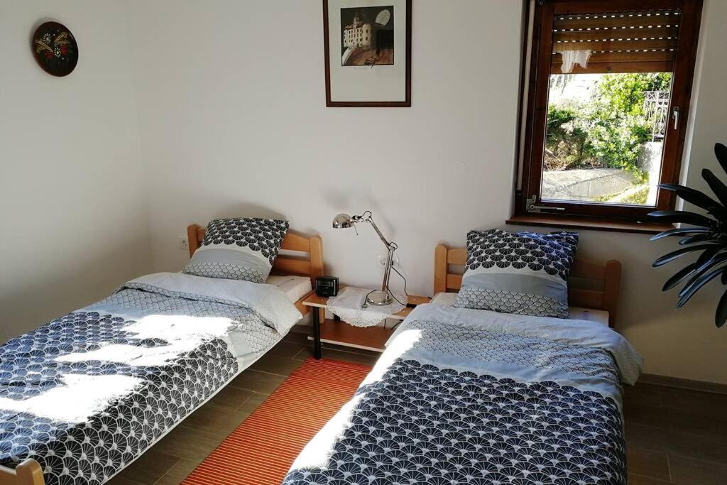 Ferienwohnung Zrm Center Idrija Exterior foto